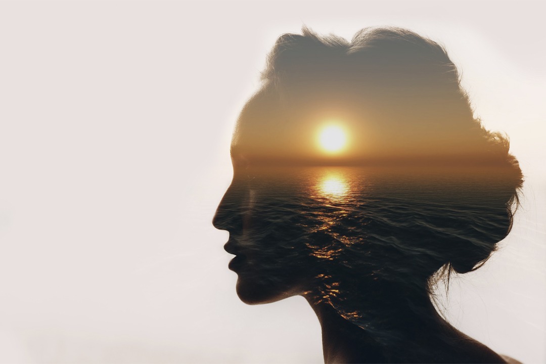 multiple-exposure-sunrise-and-sea-inside-woman; Vertraue deiner Intuition; Bauchgefühl; Intuition; Numerologie Beratung